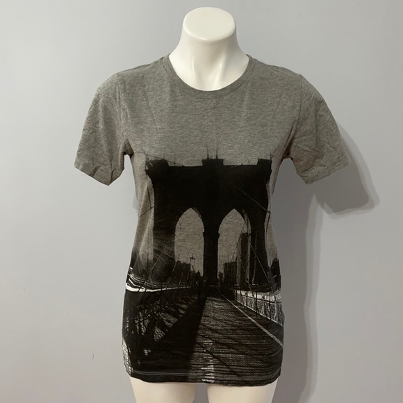 Brooklyn Bridge Graphic Tee, Size XS - Picture 8 of 8